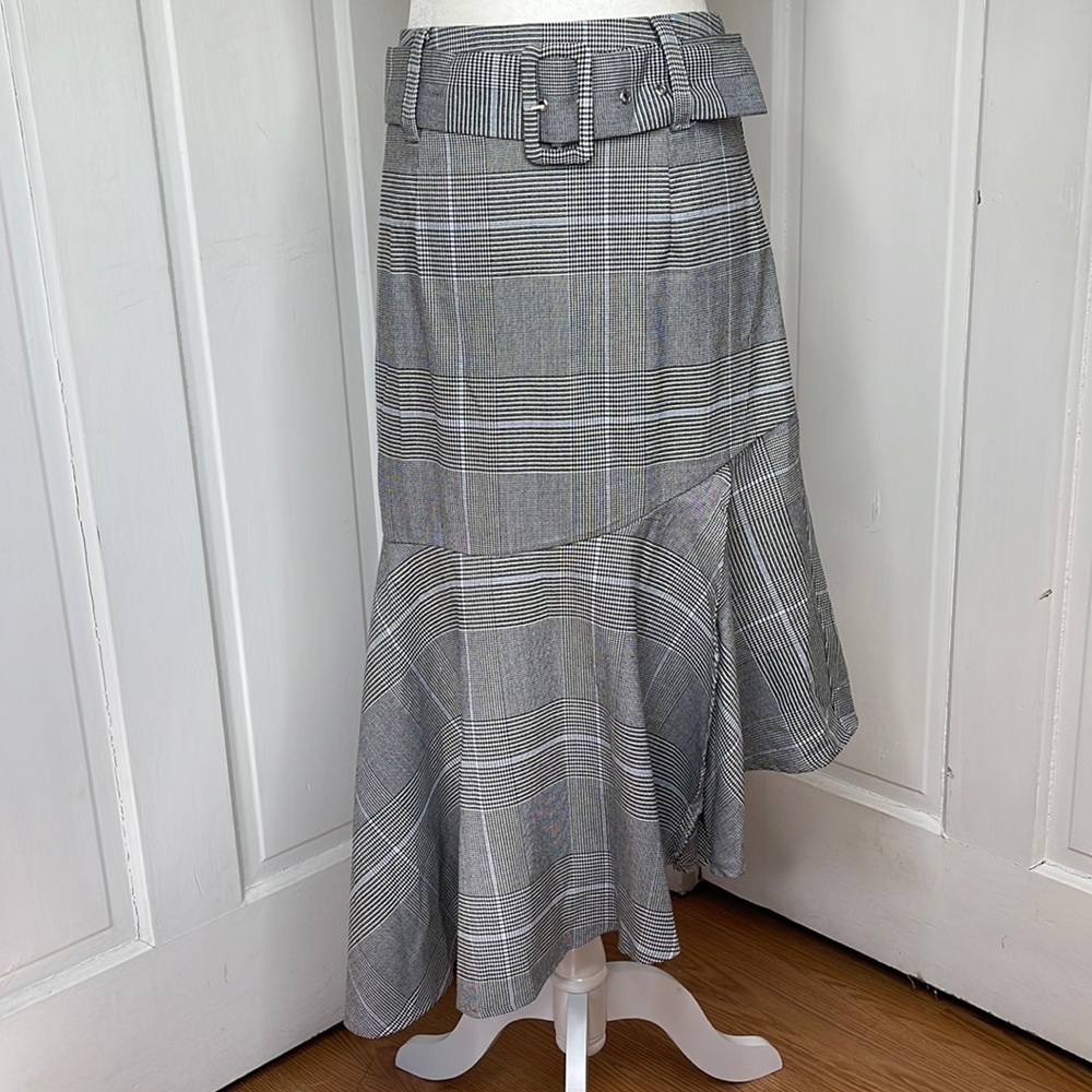 Romeo & Juliet Couture•Asymmetrical Skirt